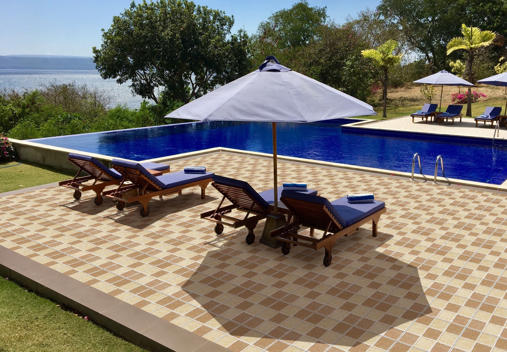 Swimming Pool Tiles for Automotive Tiles