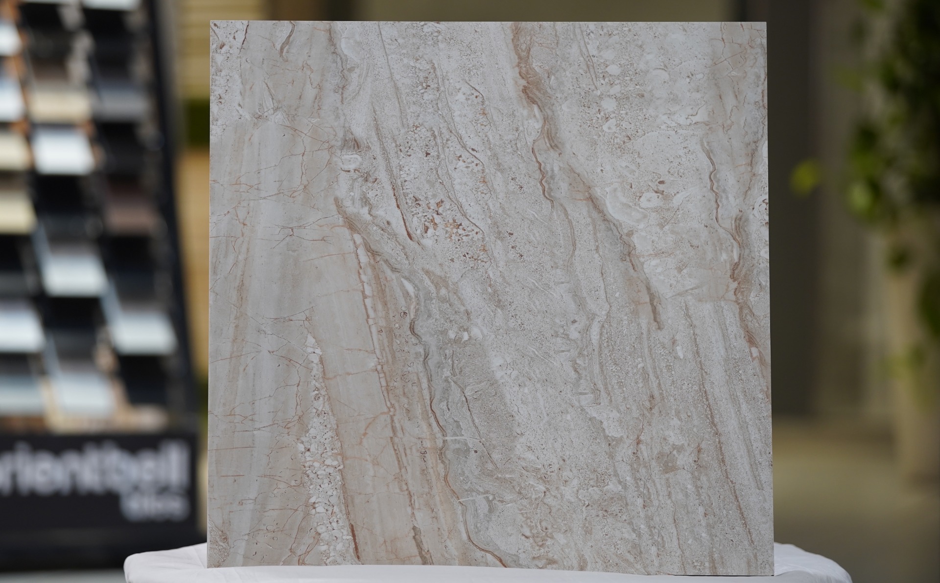 Glossy Finish PGVT Classic Dyna Marble Beige Glazed Vitrified Tiles 600x600 mm