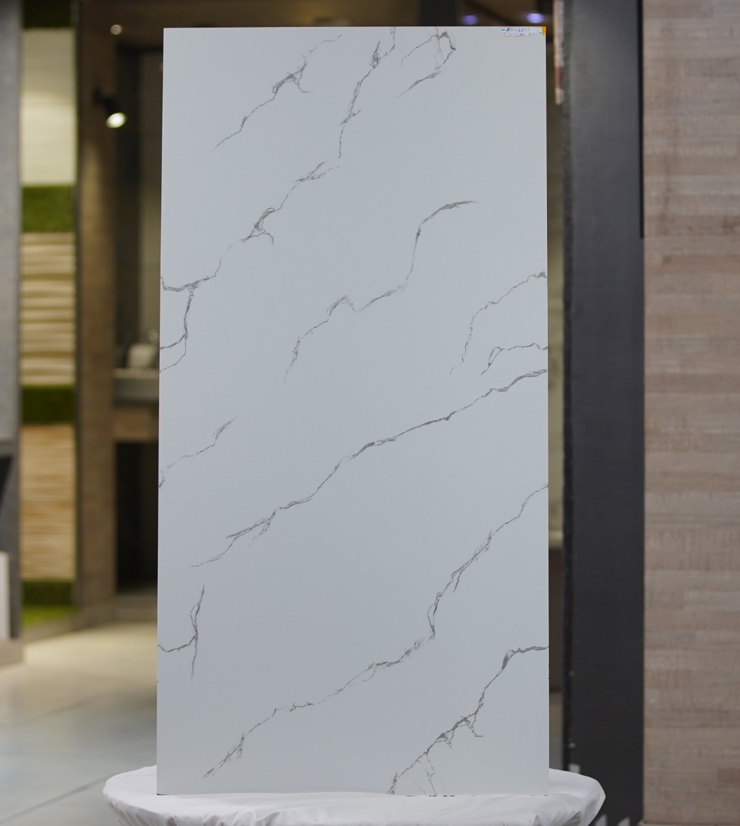 Glossy Finish PGVT Endless Statuario White Glazed Vitrified Tiles 600x1200 mm